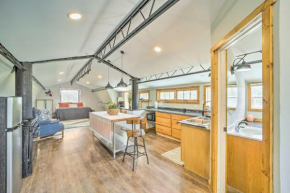 Barn Studio with Deck and Views, Close to Dtwn!